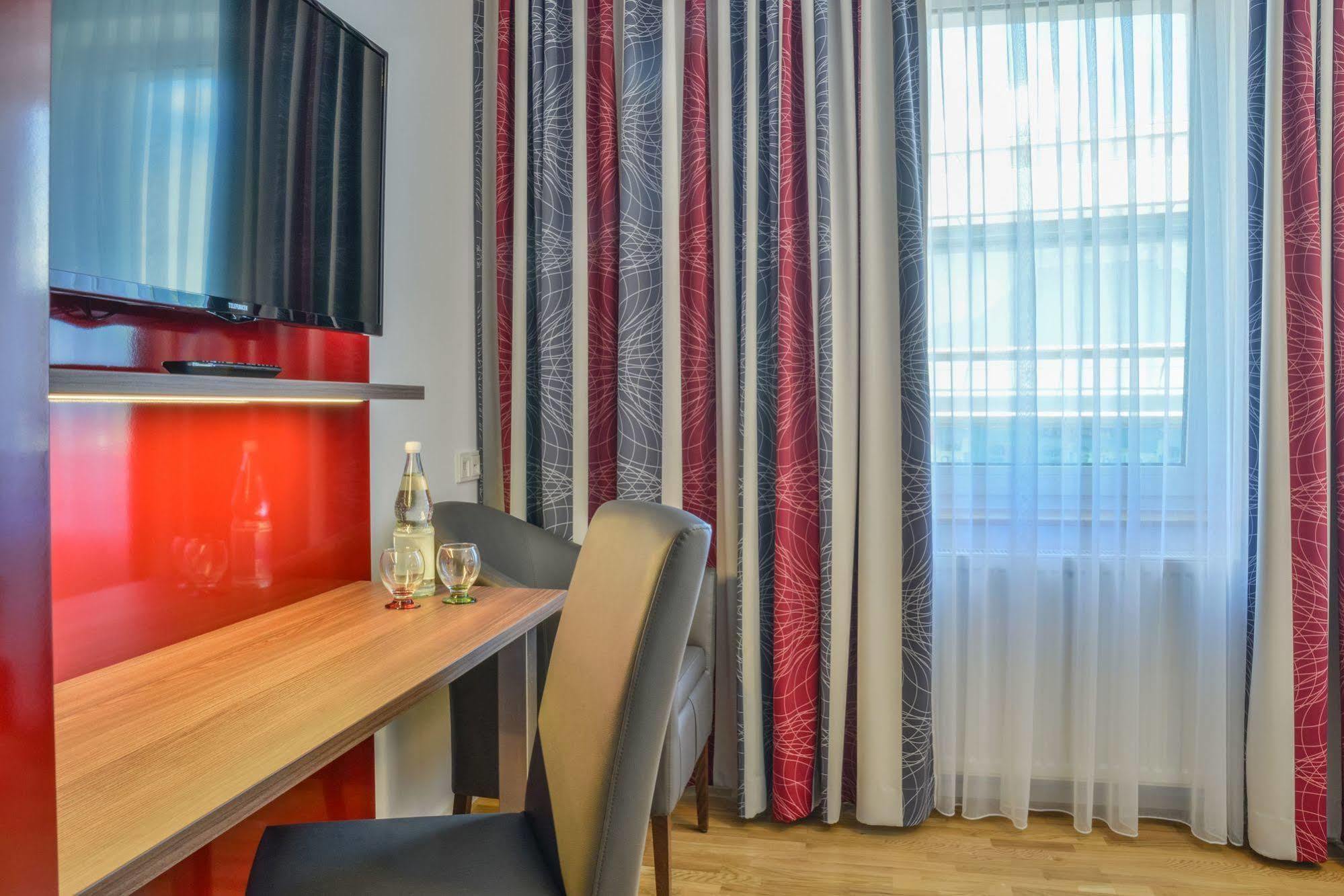 City Hotel 베츨러 외부 사진