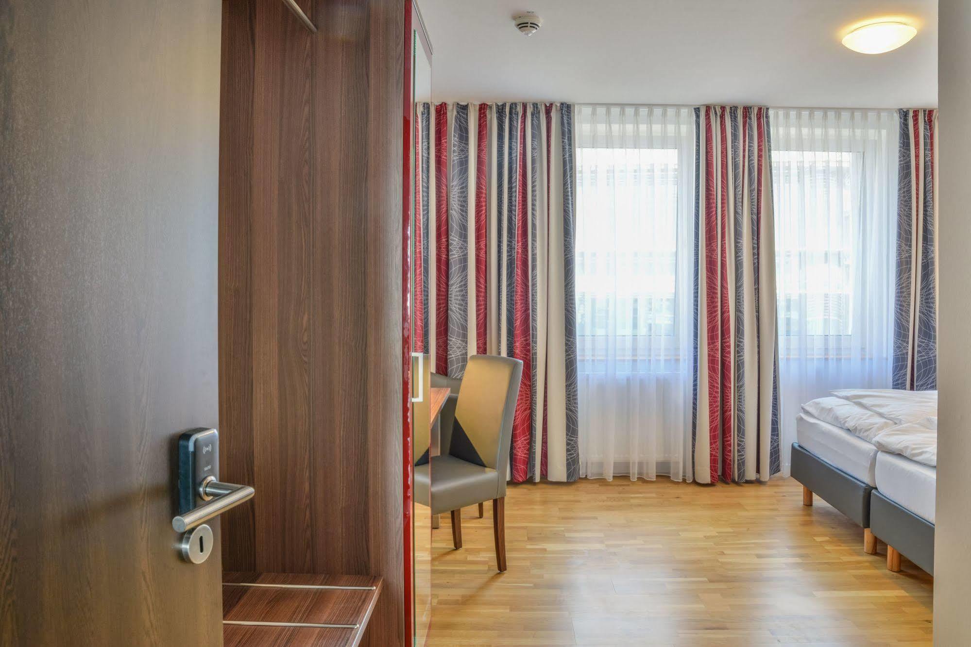 City Hotel 베츨러 외부 사진