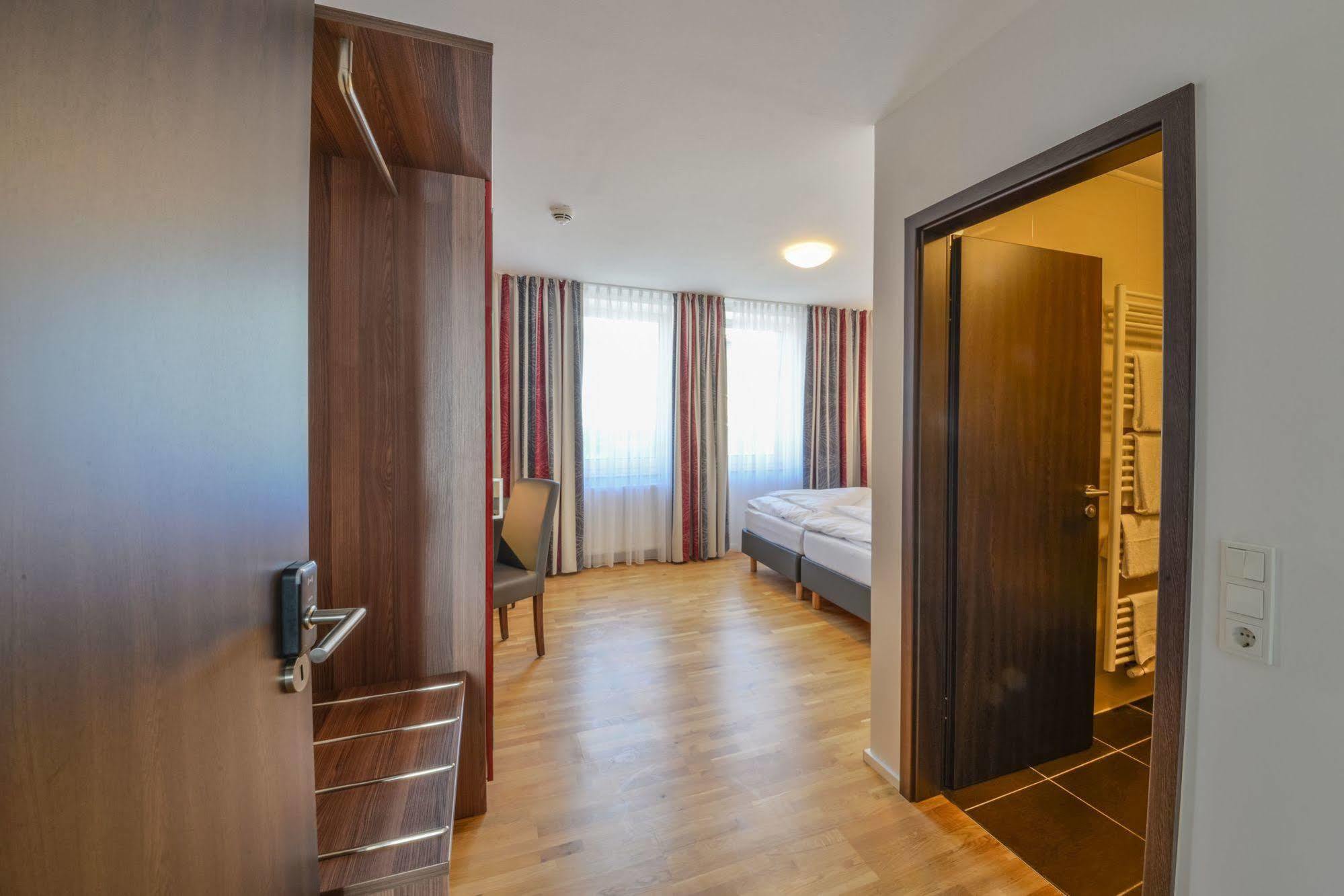 City Hotel 베츨러 외부 사진
